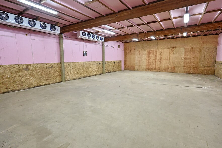 More Photos Of 665 Hemlock Ave, Coos Bay Refrigeration Cold Storage For Lease