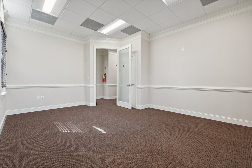 More Photos Of 1680 E Gude Dr, Rockville Office Residential For Lease