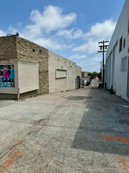 More Photos Of 3725-3727 University Ave, San Diego Storefront For Lease