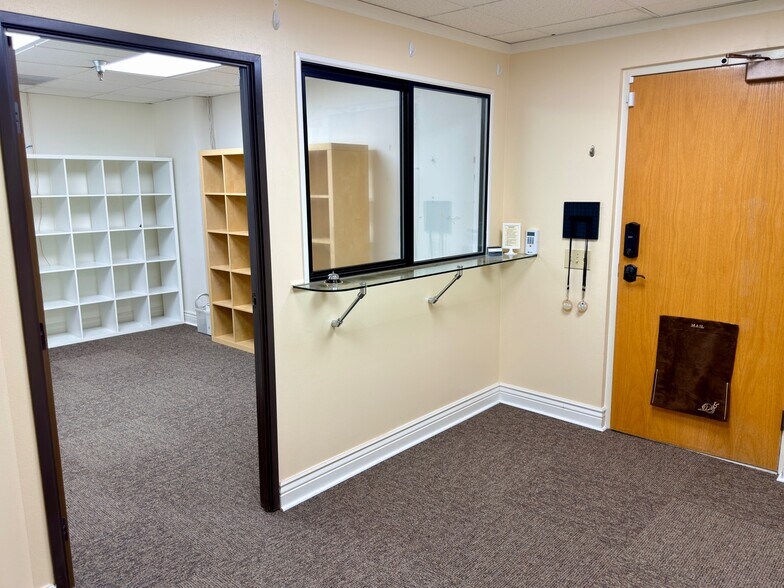 More Photos Of 674 County Square Dr, Ventura Office For Sale