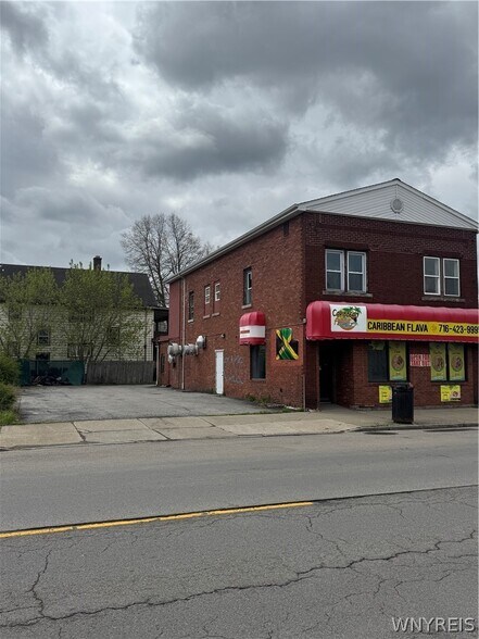 More Photos Of 2501 Pine Ave, Niagara Falls Storefront Retail Residential For Sale