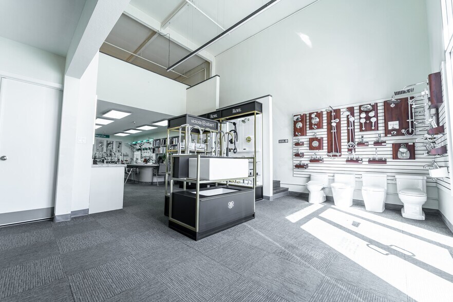 More Photos Of 1435 Huntington Ave, South San Francisco Showroom For Sale