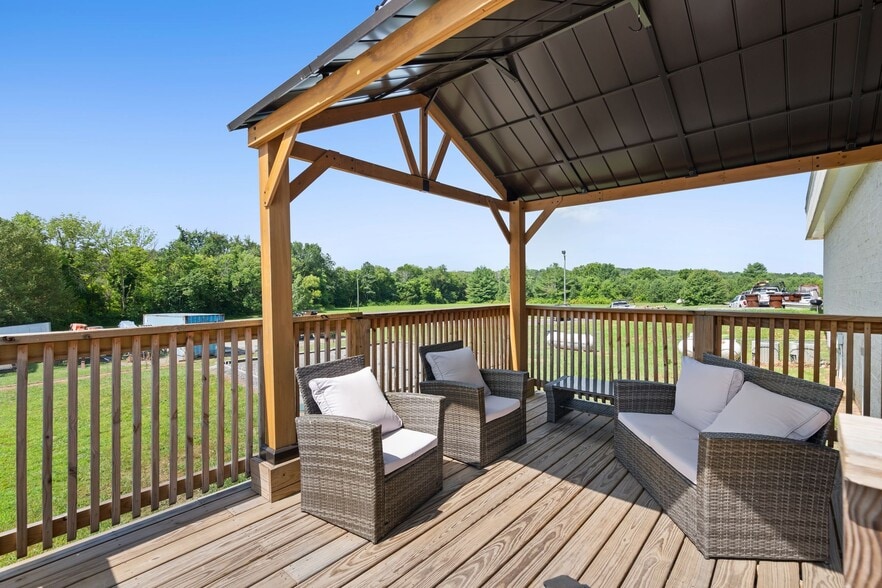 More Photos Of 6978 Lebanon Rd, Mount Juliet Showroom For Sale