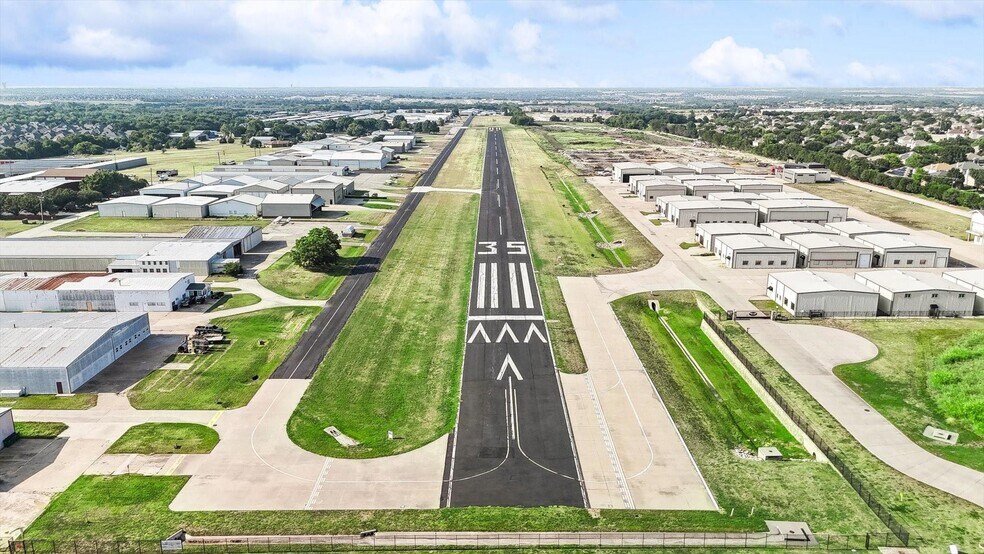 More Photos Of 9408 Learjet Ln, McKinney Airplane Hangar For Sale