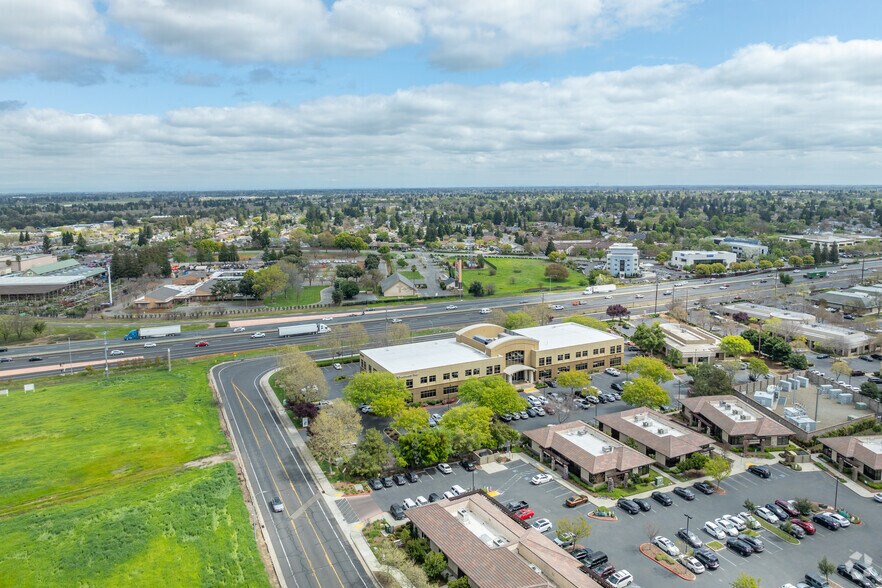 More Photos Of 9280 W Stockton Blvd, Elk Grove Office For Lease
