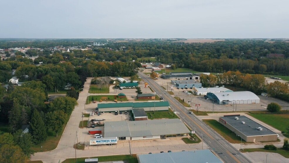 More Photos Of 101 9th St, Charles City General Retail For Sale