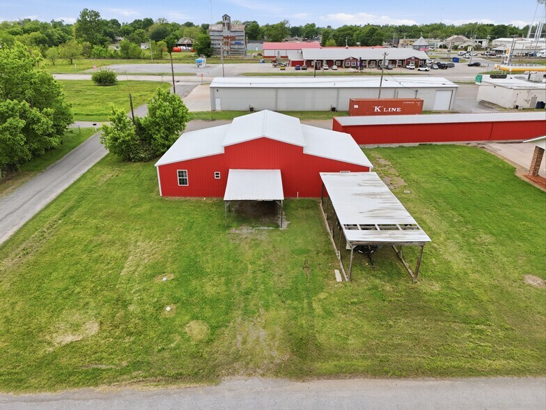 More Photos Of 113 S Wilder St, Chouteau General Retail For Sale