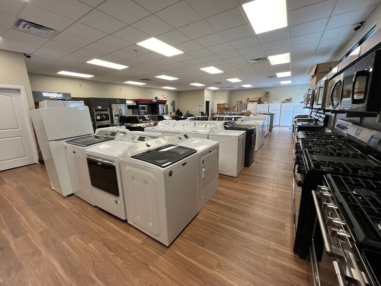 More Photos Of 388 Washington Rd, Sayreville Storefront Retail Office For Lease