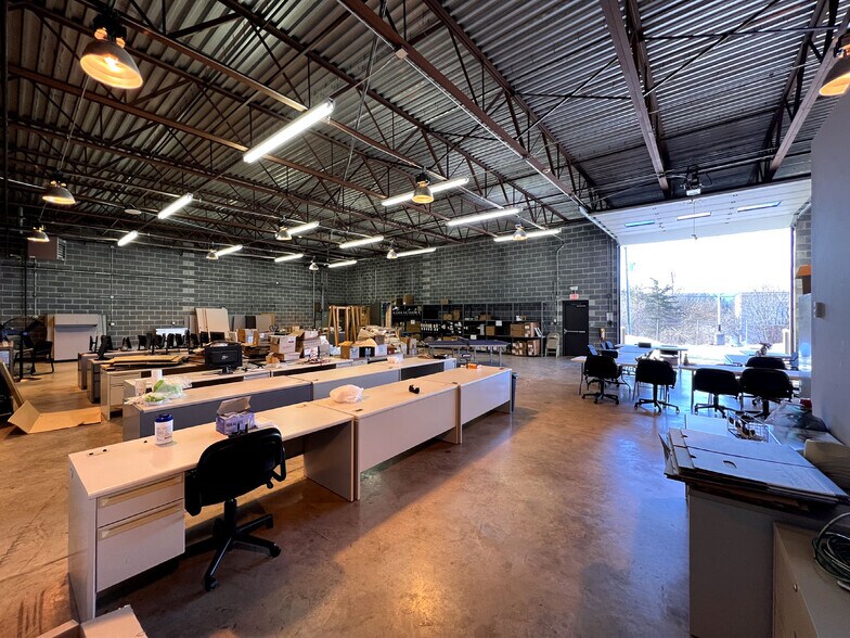 More Photos Of 2075 Quaker Pointe Dr, Quakertown Light Manufacturing For Lease