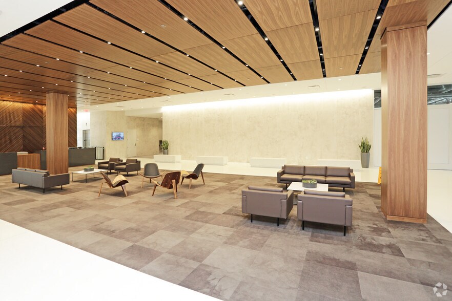 More Photos Of 909 Locust St, Des Moines Office For Lease