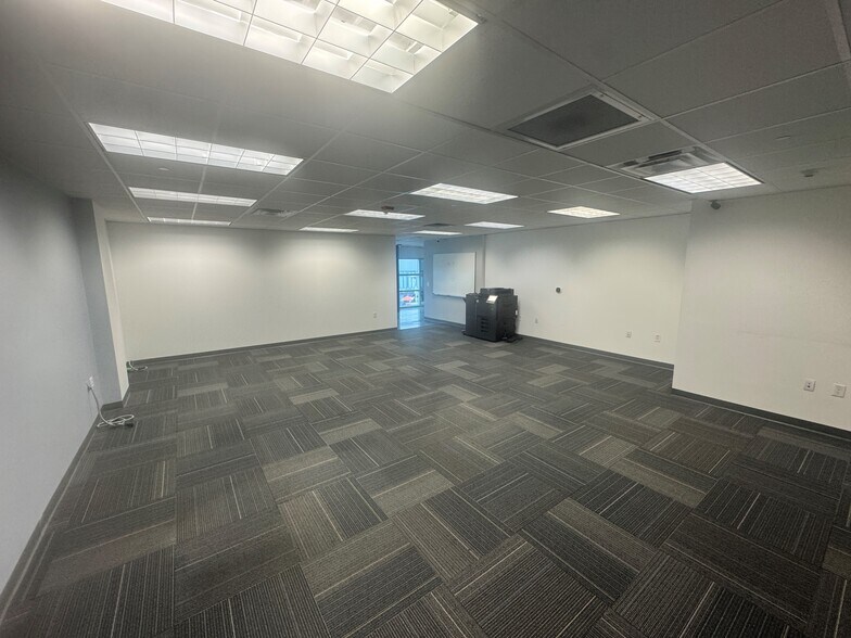 More Photos Of 1208 E Kennedy Blvd, Tampa Apartments For Lease
