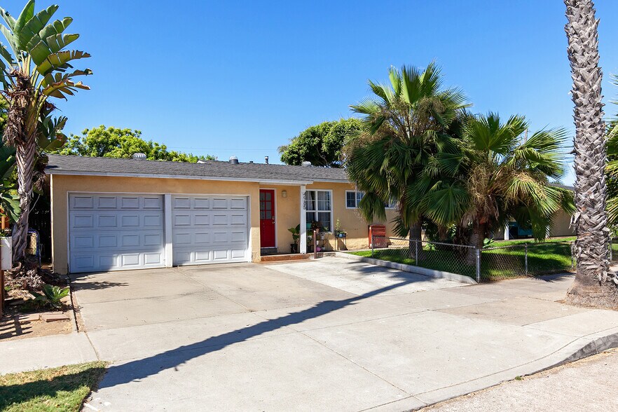 More Photos Of 4985 Narragansett Ave, San Diego Apartments For Sale