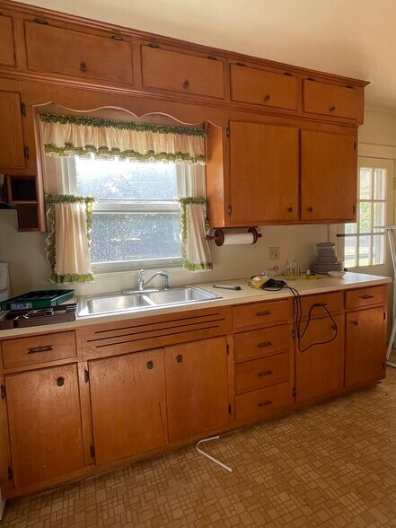 More Photos Of 1810 US Highway 17, Williamston Flex For Sale