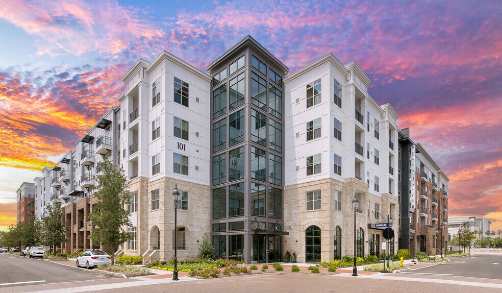 More Photos Of 5 Resort Dr, Savannah Apartments For Lease