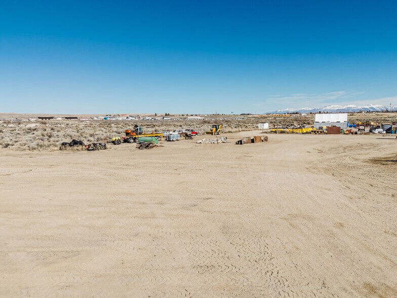 More Photos Of 75 Licht Pky, Spring Creek Industrial For Lease