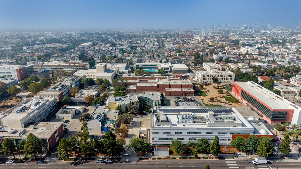 More Photos Of 903 N Heliotrope Dr, Los Angeles Apartments For Sale