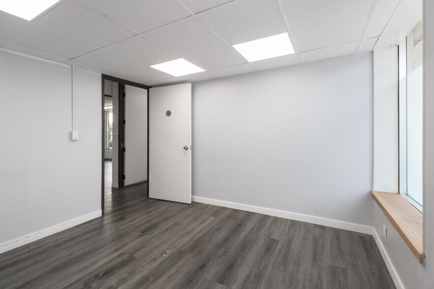 More Photos Of 1021 E Walnut St, Pasadena Medical For Lease