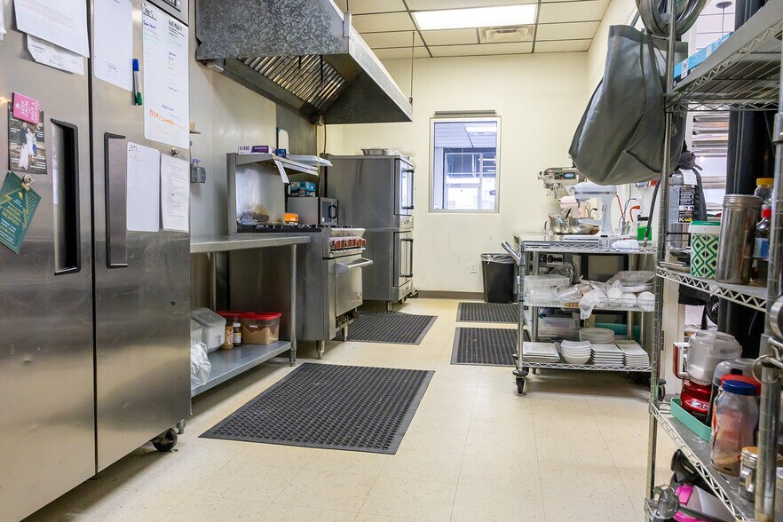 More Photos Of 112-118 SW 6th Ave, Amarillo Storefront For Lease