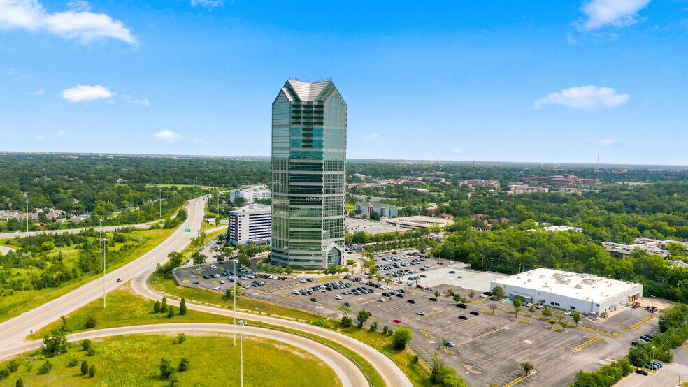 More Photos Of 1 Tower Ln, Oakbrook Terrace Office For Lease