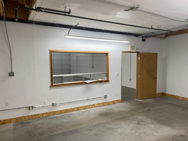 More Photos Of 14522 NE North Woodinville Way, Woodinville Warehouse For Lease