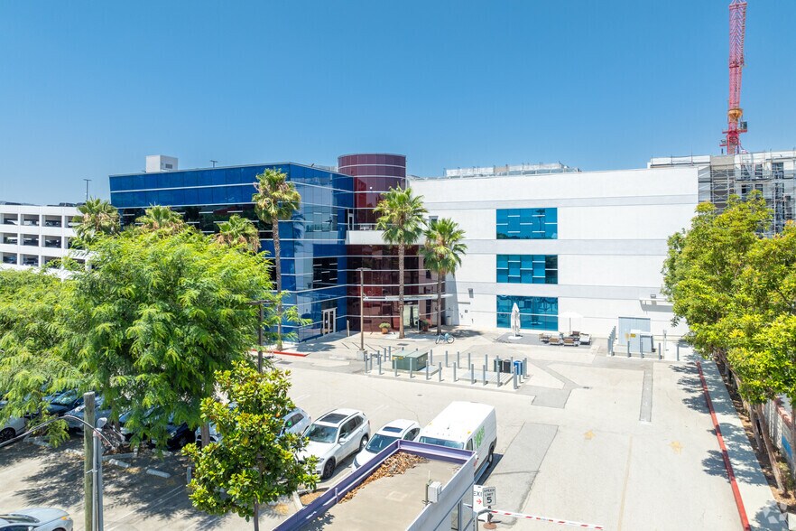 Primary Photo Of 1350 N Western Ave, Los Angeles Loft Creative Space For Lease