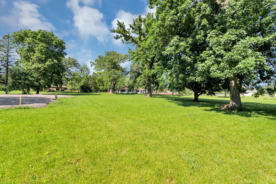 More Photos Of 41W597 US Highway 20, Hampshire Flex For Sale