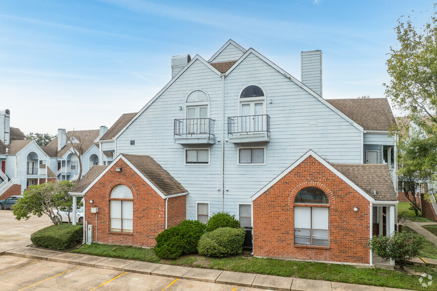 More Photos Of , Houston Multifamily For Sale