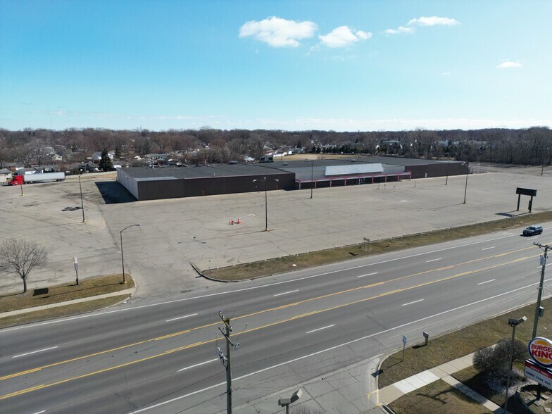 More Photos Of 34800 Groesbeck Hwy, Clinton Township Freestanding For Lease