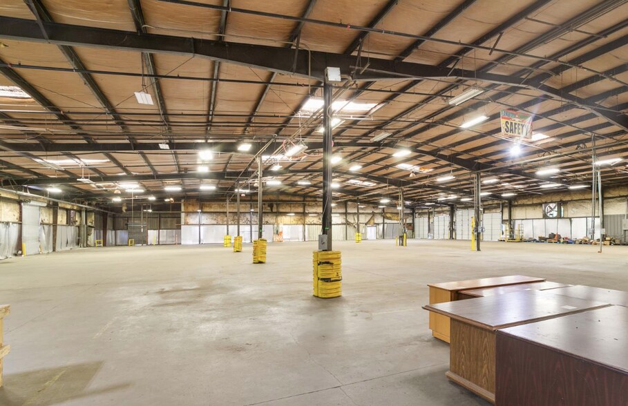More Photos Of 23 Industrial Park Dr, Lugoff Manufacturing For Lease