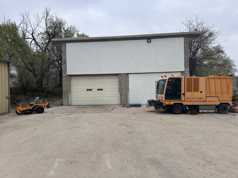 More Photos Of 4629 N Overland Trl, Laporte Unknown For Lease