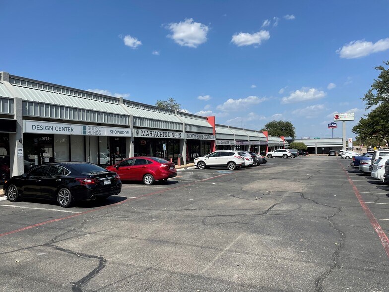 More Photos Of 5700-5730 Locke Ave, Fort Worth Unknown For Lease