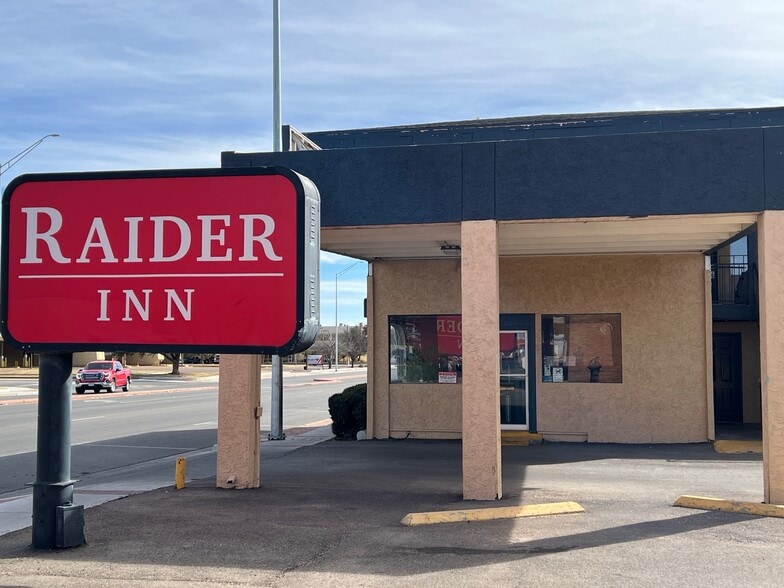 More Photos Of 910 Avenue Q, Lubbock Hotel For Sale