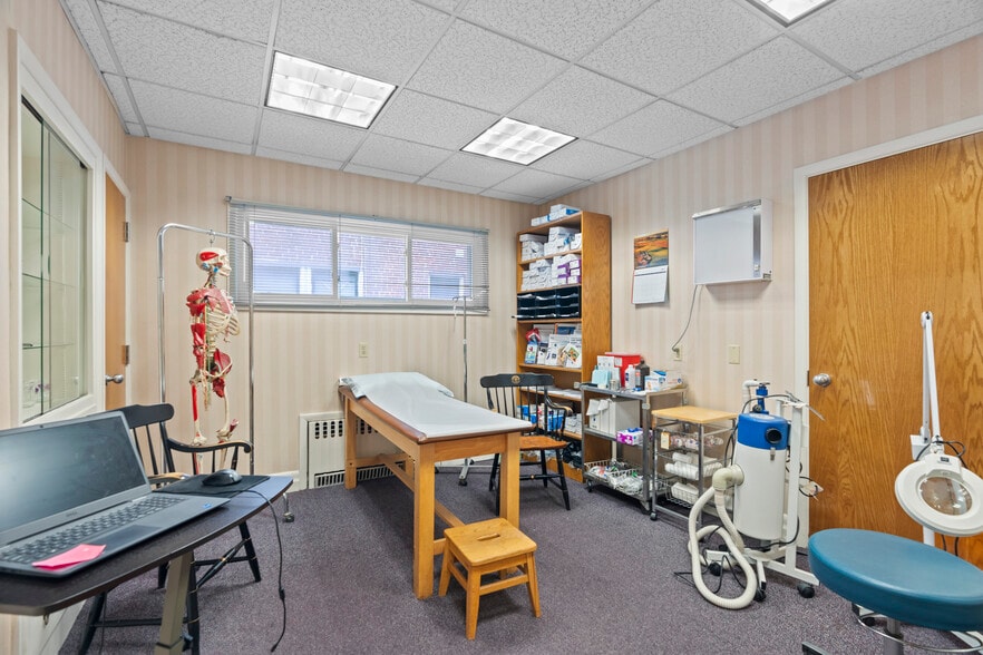 More Photos Of 1481 Chapel St, New Haven Office For Sale