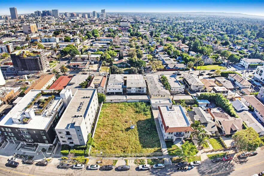 Primary Photo Of 4820 Oakwood Ave, Los Angeles Land For Sale