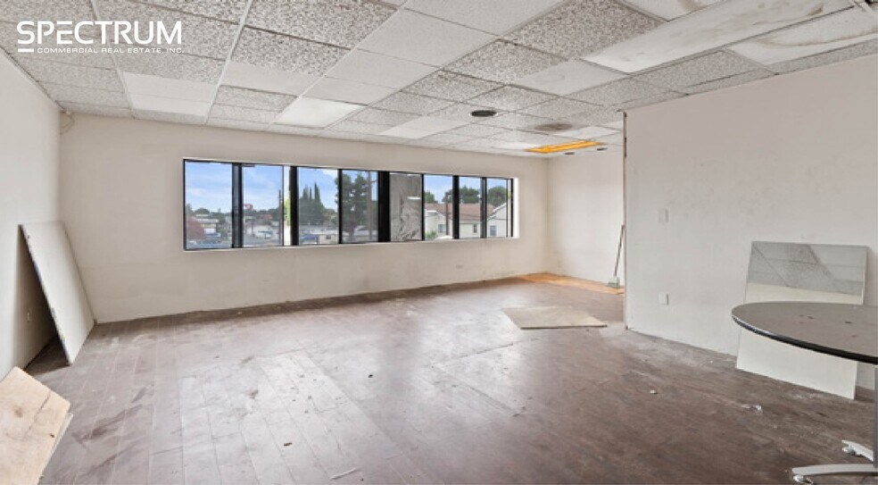 More Photos Of 21024 Sherman Way, Canoga Park Auto Repair For Lease