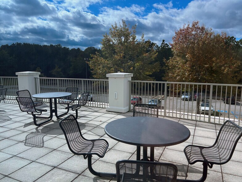 More Photos Of 151 Corley Mill Rd, Lexington Office For Lease