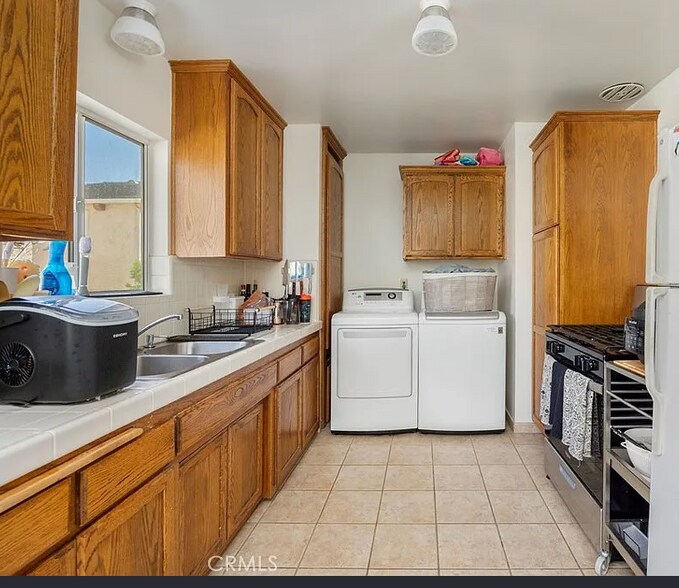 More Photos Of 2615 Rockefeller Ln, Redondo Beach Apartments For Sale