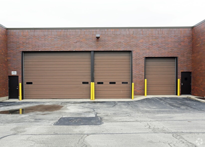 More Photos Of 1001 Entry Dr, Bensenville Warehouse For Lease