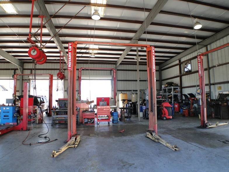 More Photos Of 11239 Veterans Memorial Dr, Houston Auto Repair For Sale