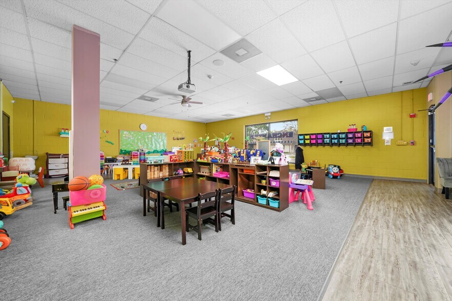 More Photos Of 14721 Kilbourne Ave, Midlothian Schools For Sale