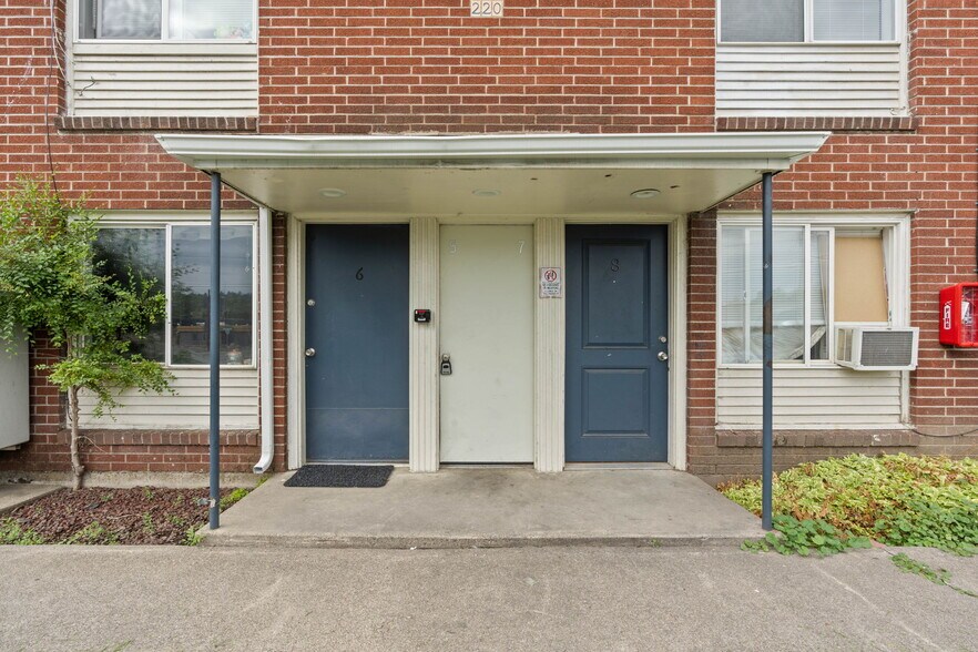 More Photos Of 220 S Elm St, Spokane Apartments For Sale