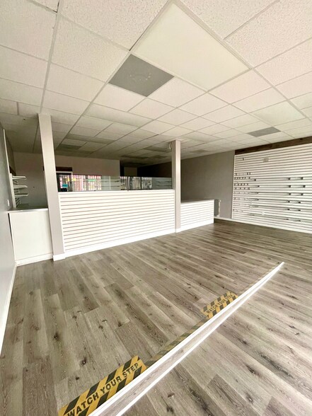 More Photos Of 809 S Main St, Santa Ana Freestanding For Lease