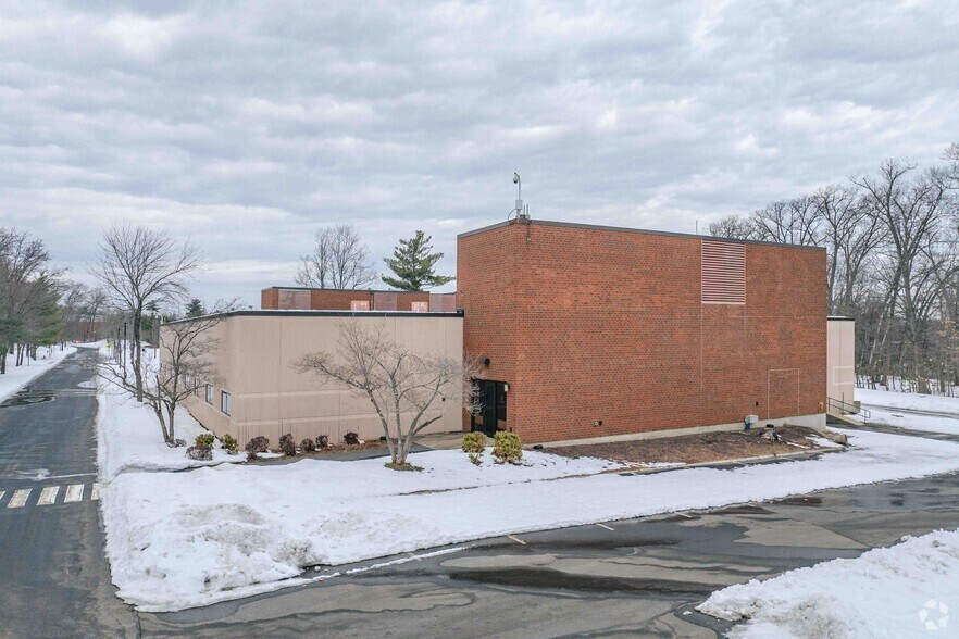 More Photos Of 7 Shattuck Rd, Andover Manufacturing For Lease