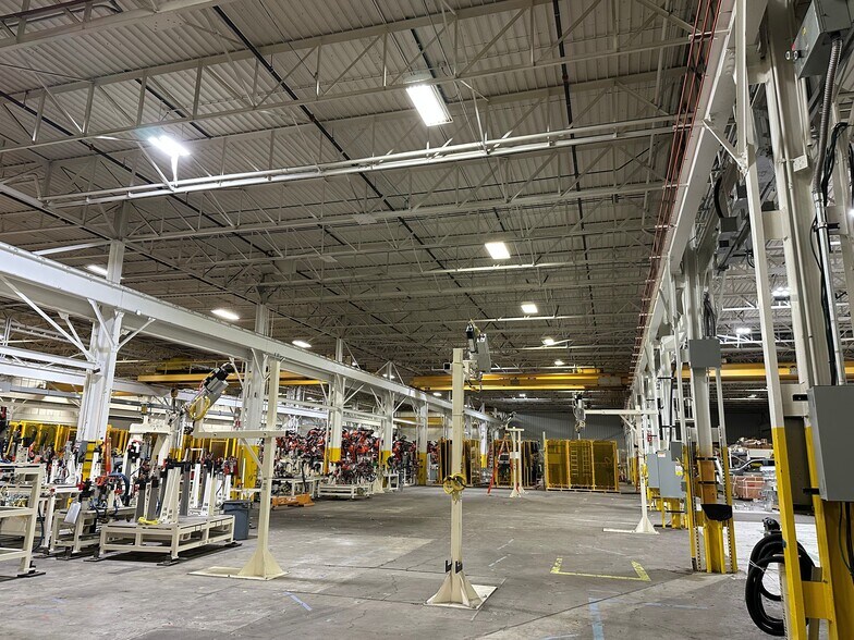 More Photos Of 2050 Morrissey Ave, Warren Manufacturing For Sale
