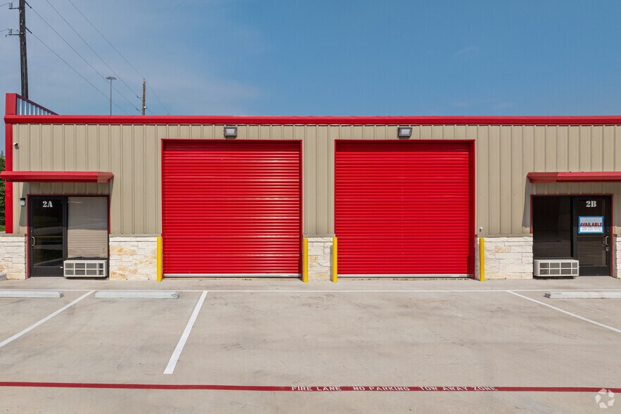 More Photos Of 28215 Vallie St, Pinehurst Warehouse For Lease