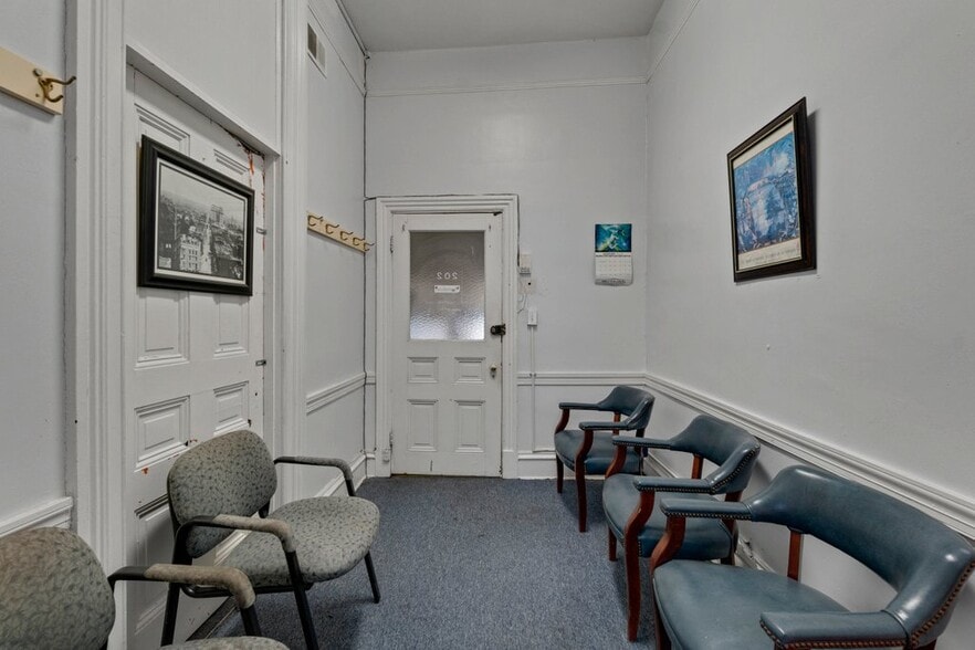 More Photos Of 2112 N Charles St, Baltimore Office For Sale