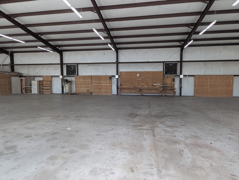 More Photos Of 9755 S. R. Florida 121 S, Macclenny Warehouse For Lease