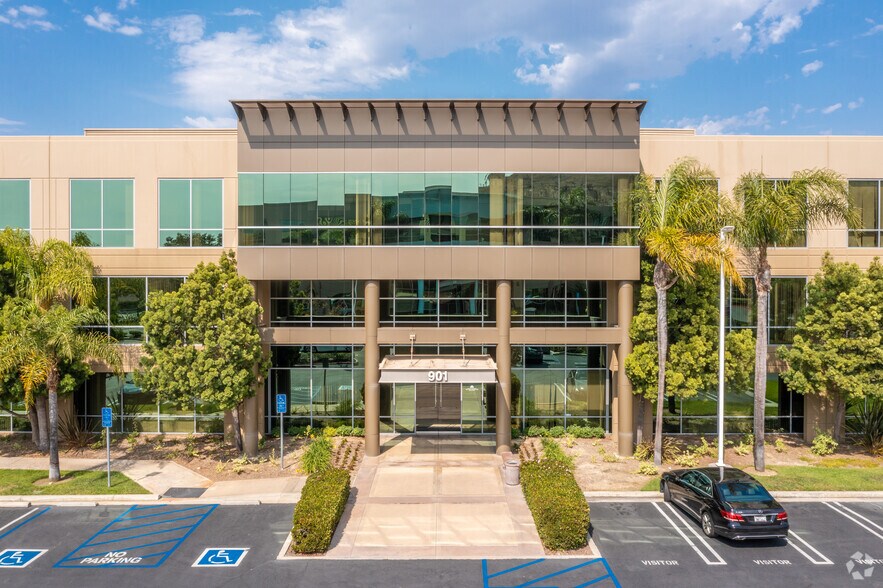 More Photos Of 901 Calle Amanecer, San Clemente Office For Lease