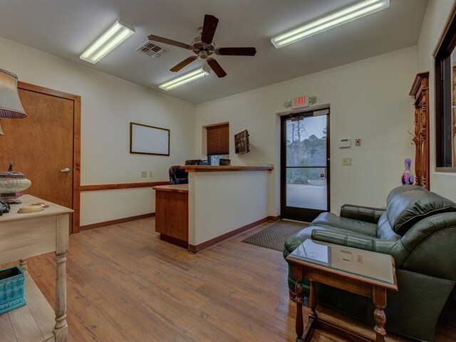 More Photos Of 4304 College Dr, Lufkin Office For Sale