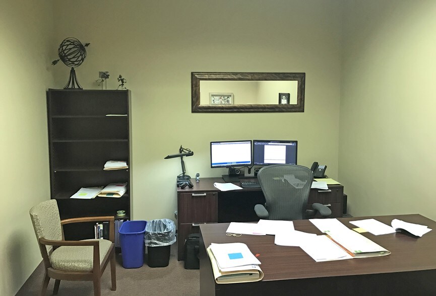 More Photos Of 101-129 Main St W, Waconia Medical For Lease